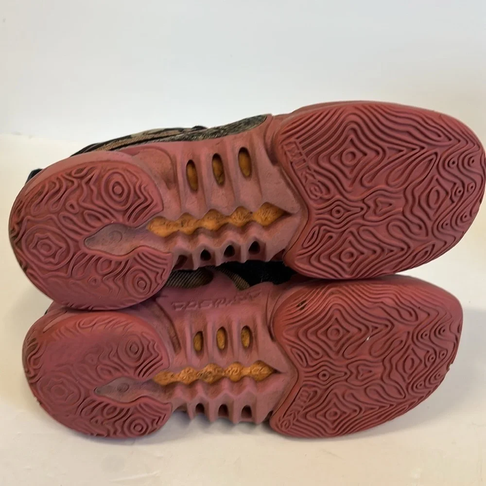 Nike Cosmic Unity 2 We Fly to Defy Athletic Shoes